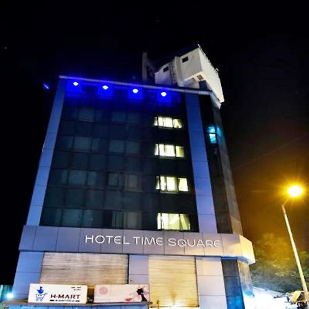 Fabexpress Time Square Hotel Thane Bagian luar foto