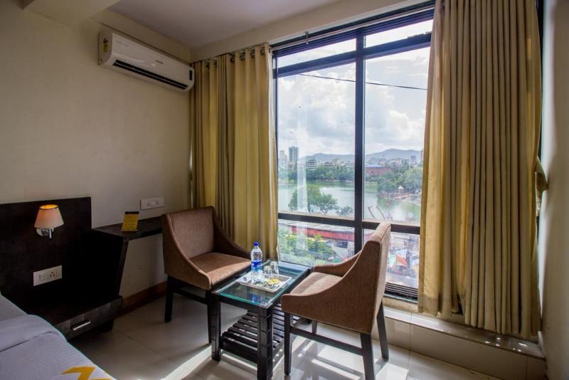 Fabexpress Time Square Hotel Thane Bagian luar foto