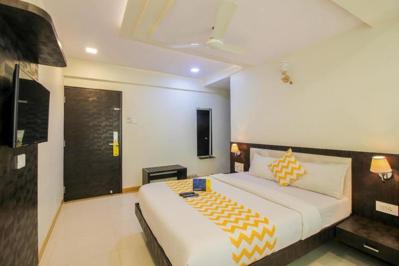 Fabexpress Time Square Hotel Thane Bagian luar foto