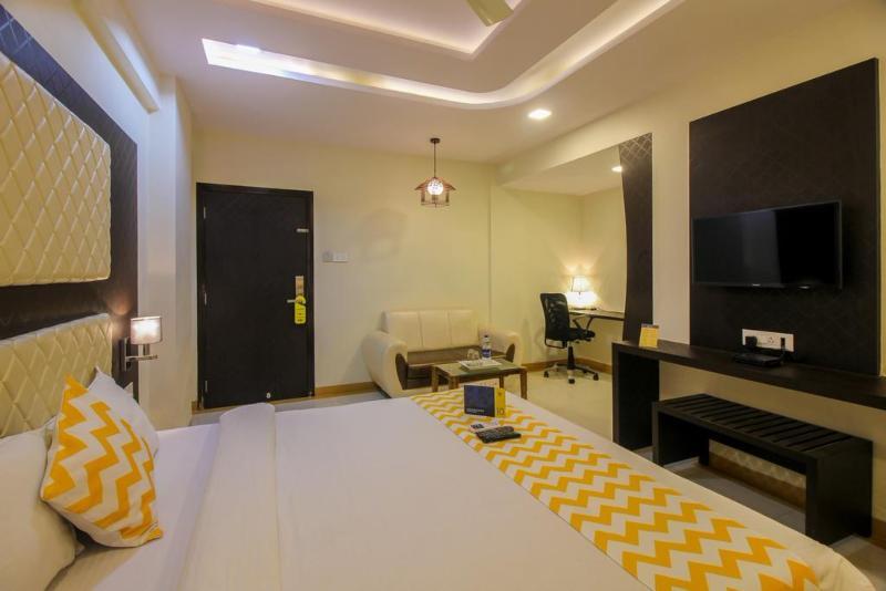 Fabexpress Time Square Hotel Thane Bagian luar foto