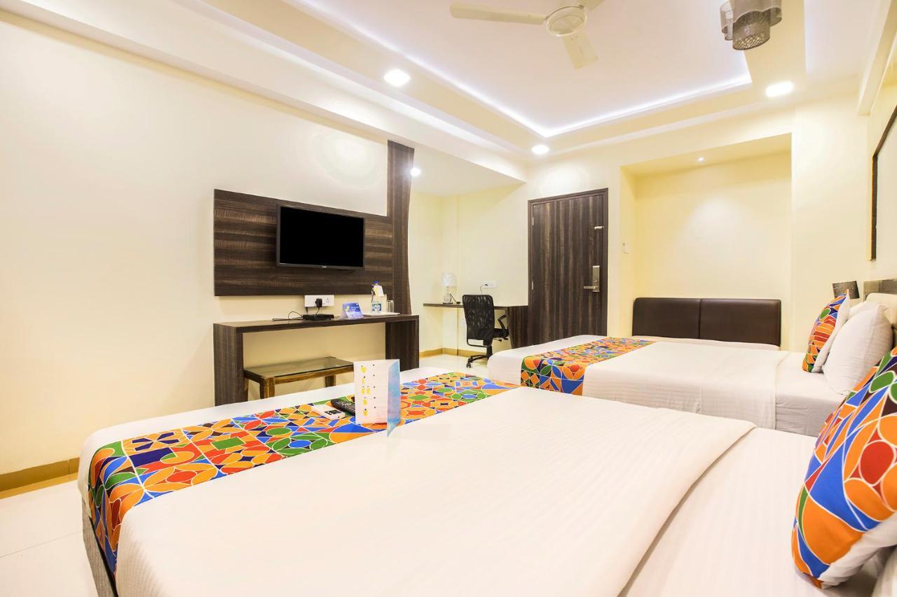 Fabexpress Time Square Hotel Thane Bagian luar foto