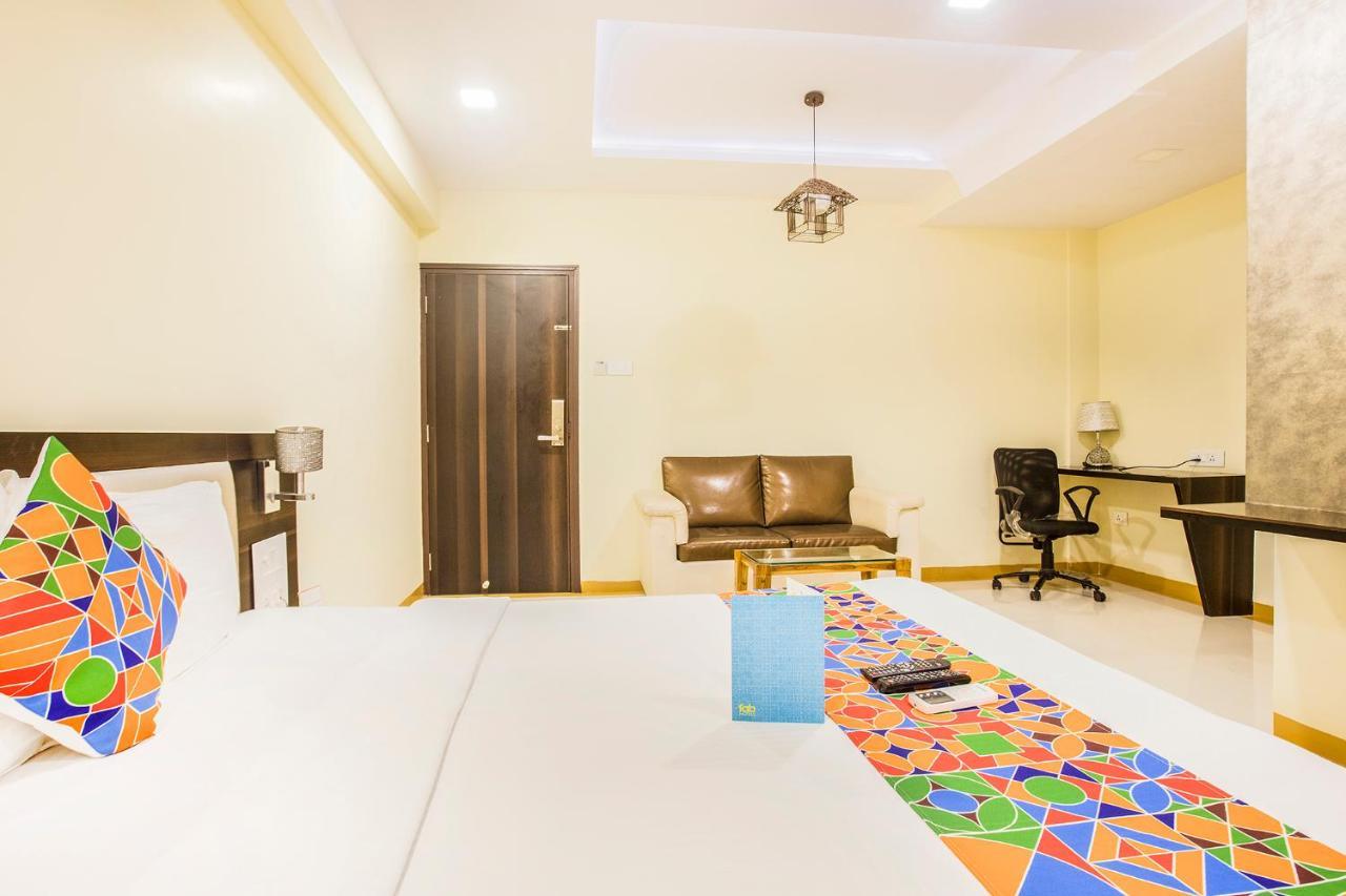 Fabexpress Time Square Hotel Thane Bagian luar foto