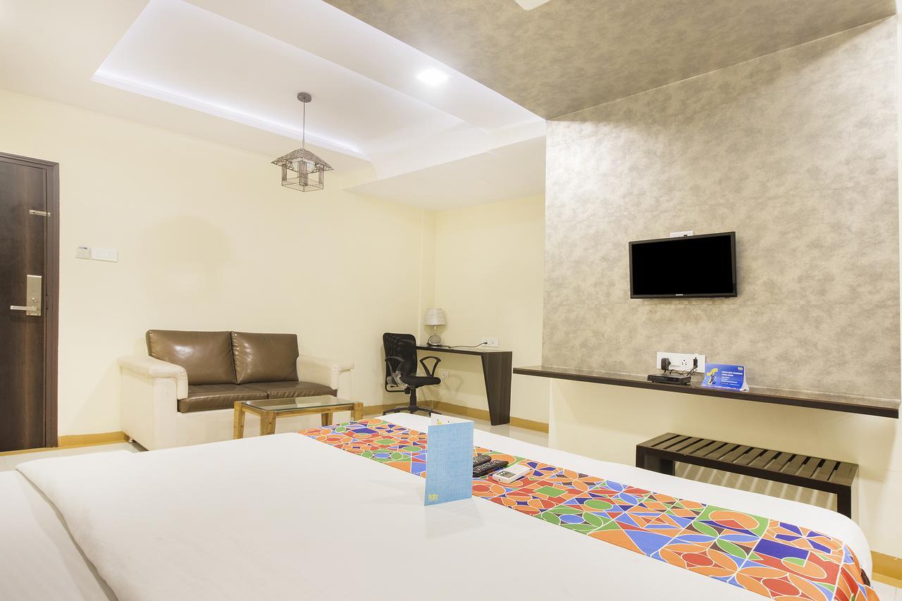 Fabexpress Time Square Hotel Thane Bagian luar foto