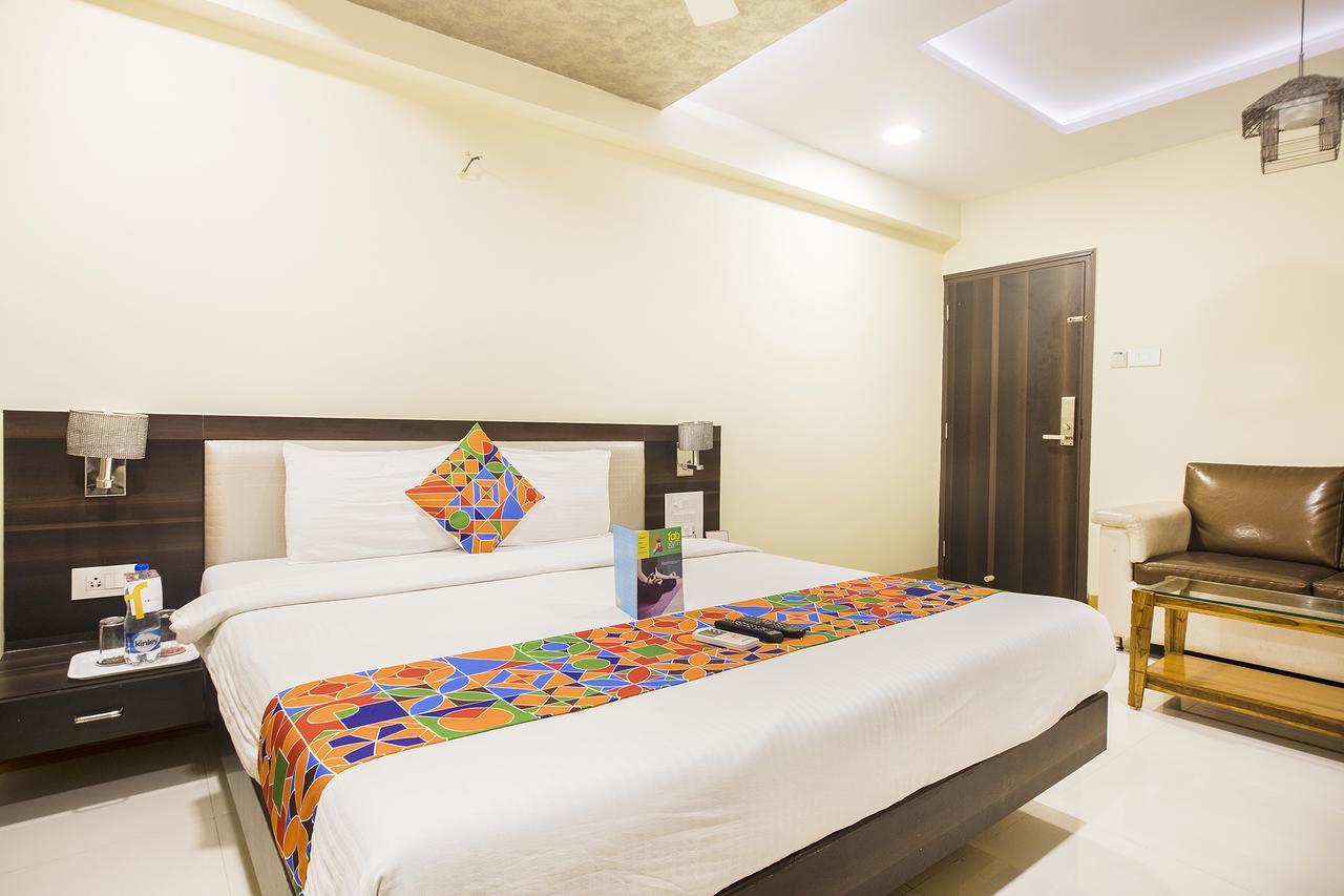 Fabexpress Time Square Hotel Thane Bagian luar foto