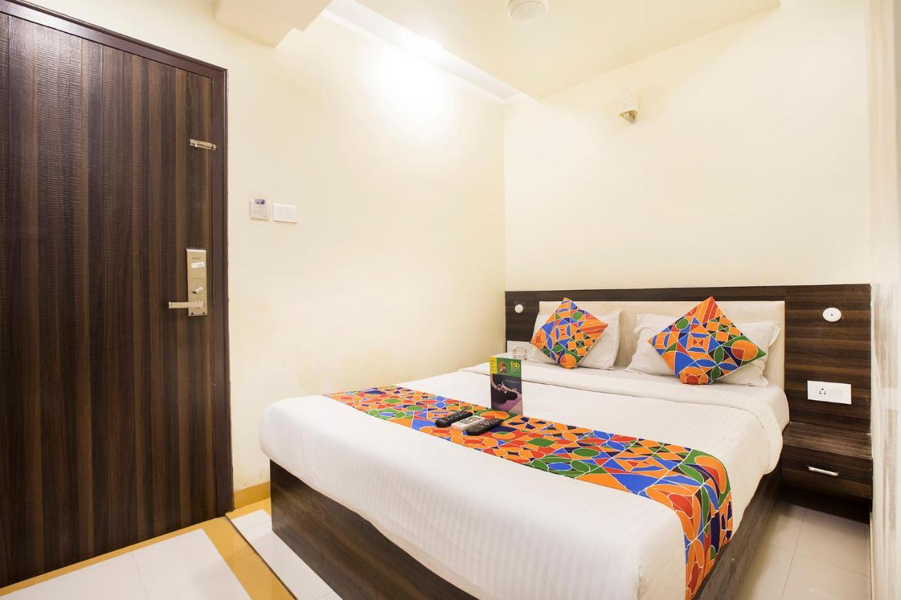 Fabexpress Time Square Hotel Thane Bagian luar foto