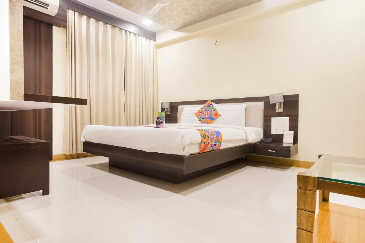 Fabexpress Time Square Hotel Thane Bagian luar foto