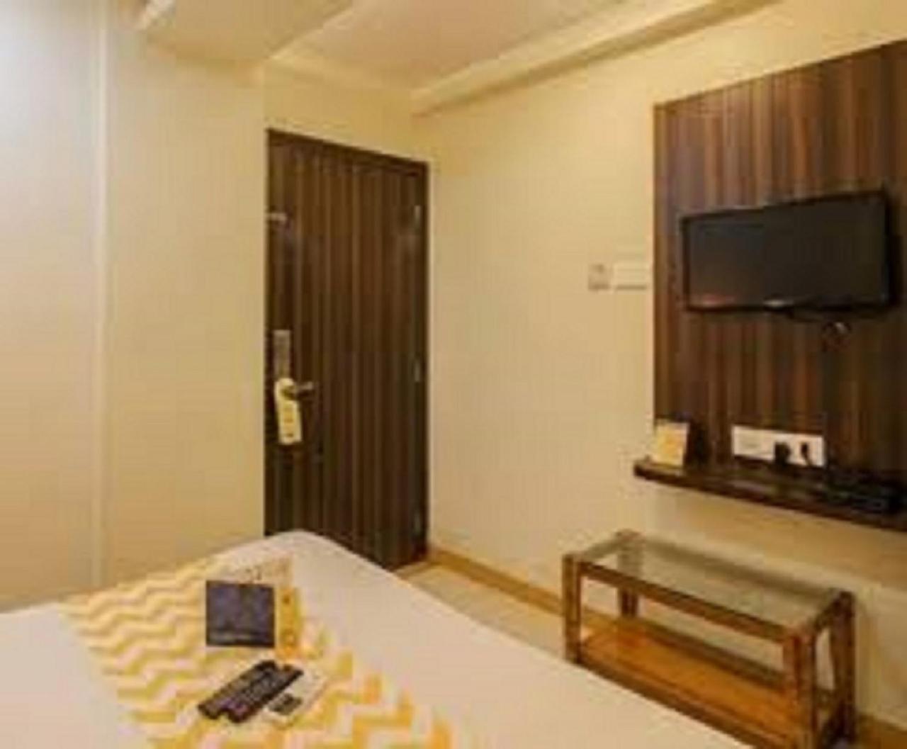 Fabexpress Time Square Hotel Thane Bagian luar foto