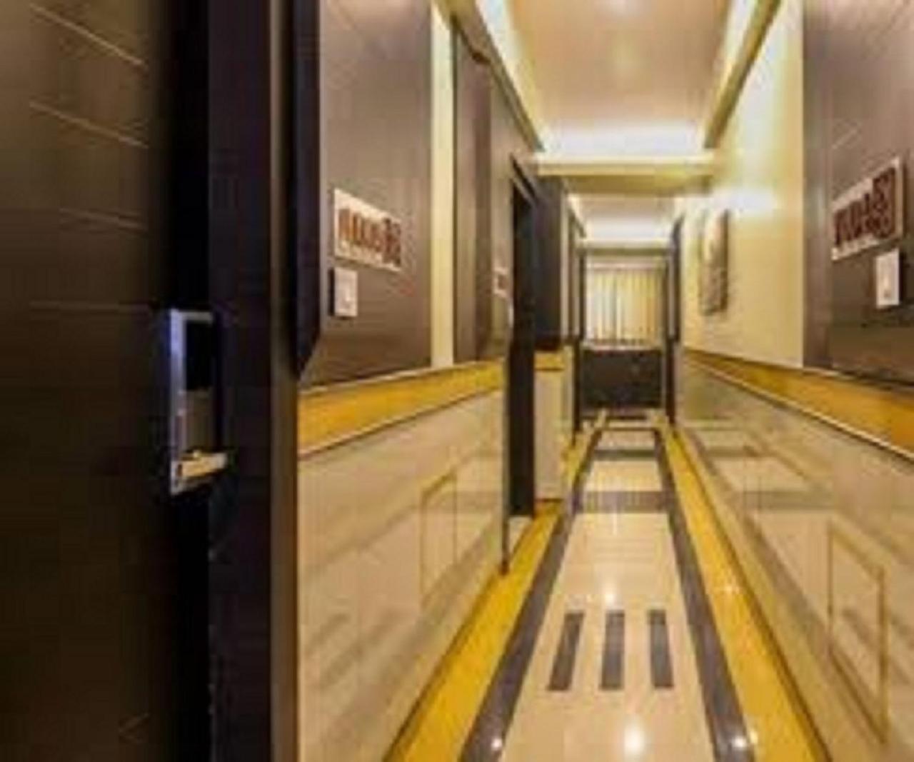 Fabexpress Time Square Hotel Thane Bagian luar foto