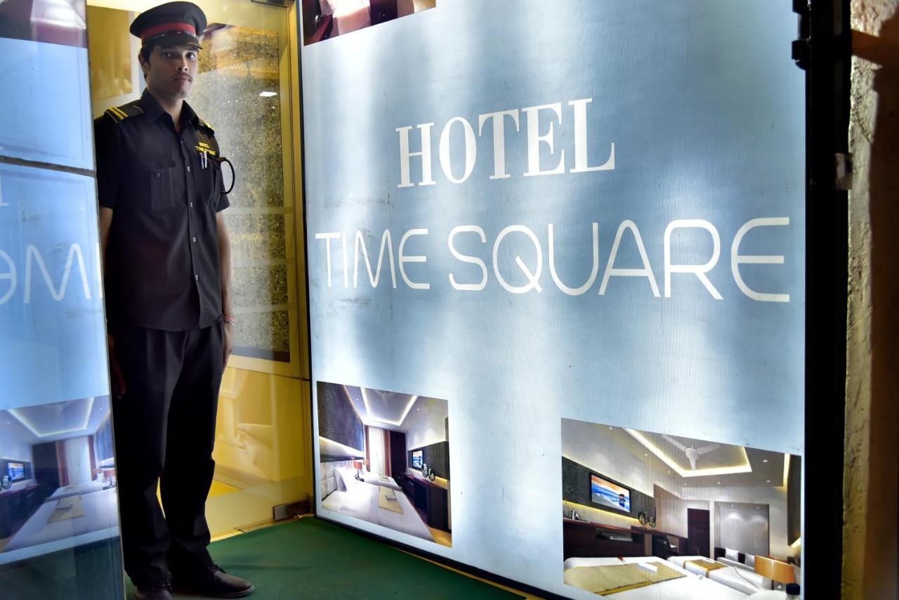 Fabexpress Time Square Hotel Thane Bagian luar foto