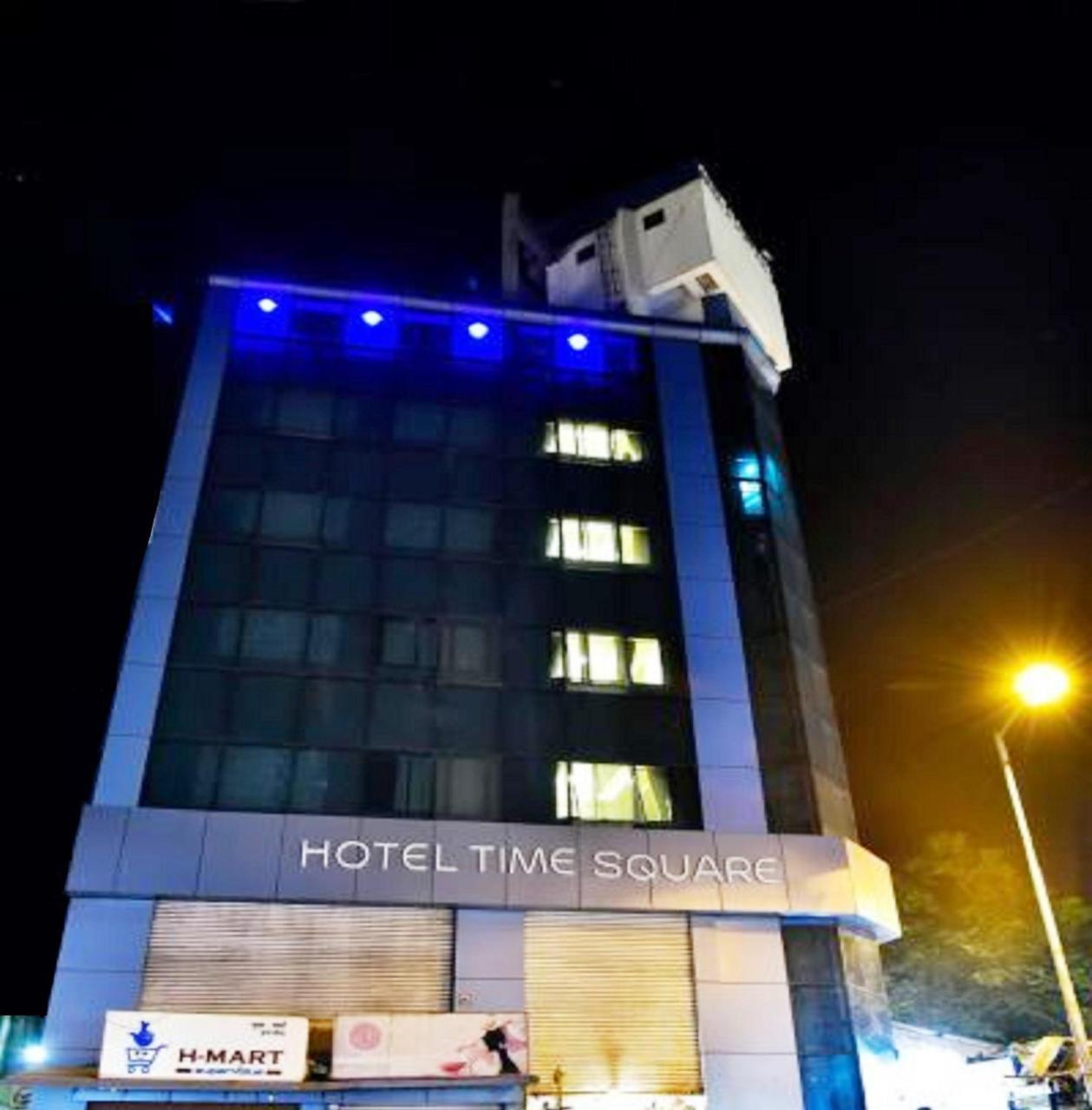 Fabexpress Time Square Hotel Thane Bagian luar foto