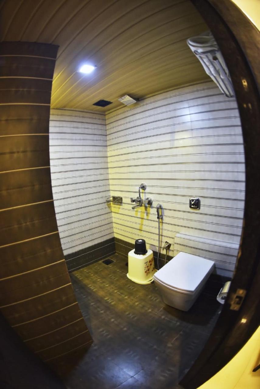 Fabexpress Time Square Hotel Thane Bagian luar foto