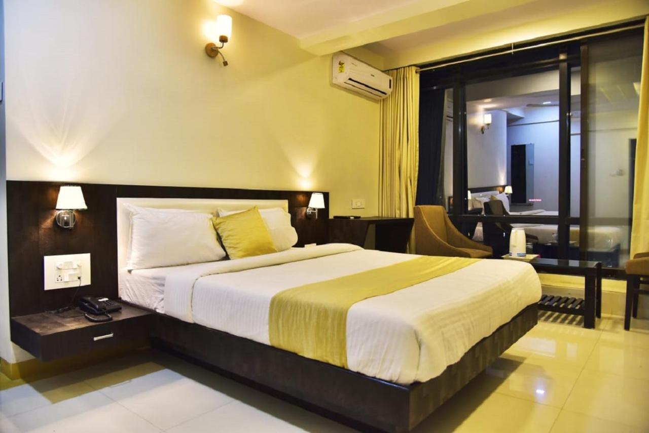 Fabexpress Time Square Hotel Thane Bagian luar foto