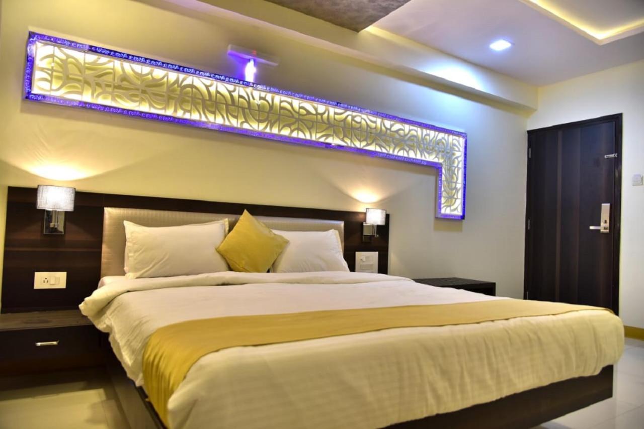 Fabexpress Time Square Hotel Thane Bagian luar foto
