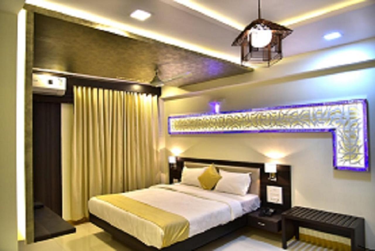 Fabexpress Time Square Hotel Thane Bagian luar foto