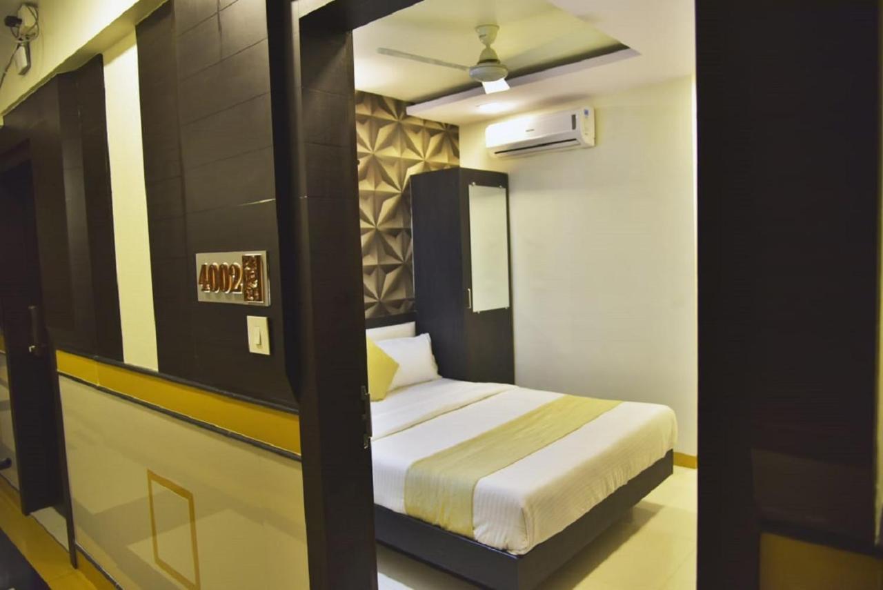 Fabexpress Time Square Hotel Thane Bagian luar foto