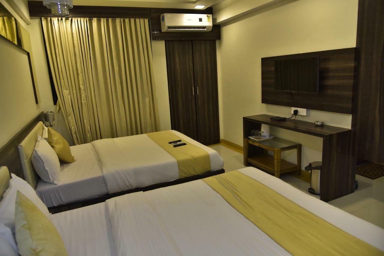 Fabexpress Time Square Hotel Thane Bagian luar foto