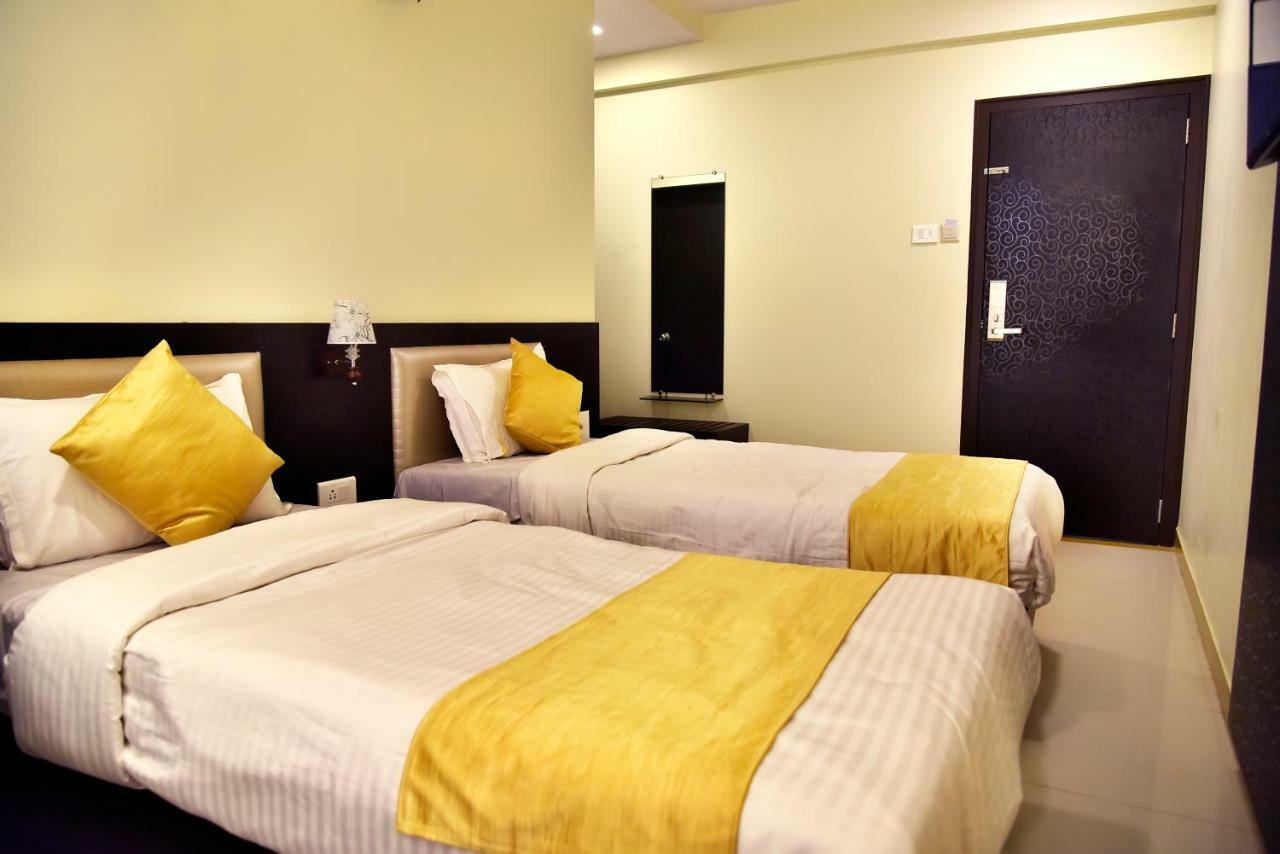 Fabexpress Time Square Hotel Thane Bagian luar foto