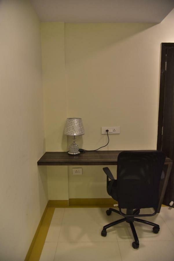 Fabexpress Time Square Hotel Thane Bagian luar foto