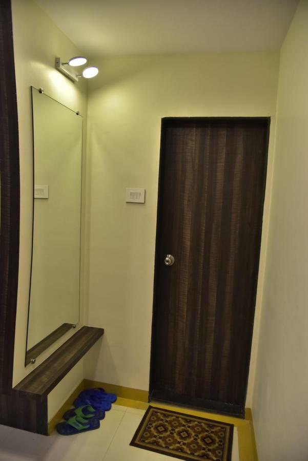 Fabexpress Time Square Hotel Thane Bagian luar foto
