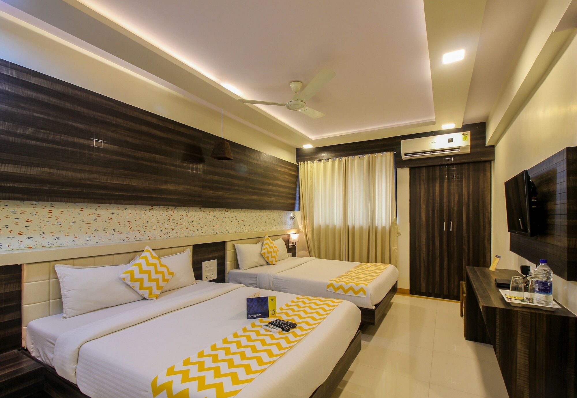 Fabexpress Time Square Hotel Thane Bagian luar foto